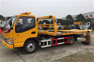 新县哪里有拖车服务