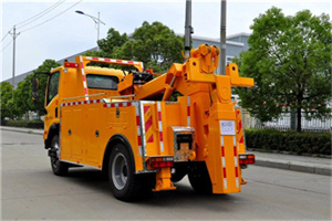 新县高速路拖车费